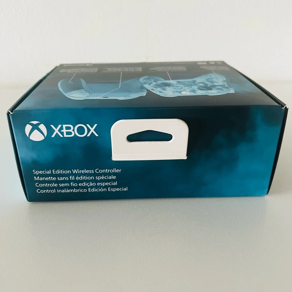 Xbox Bundle: Ice Breaker Wireless Controller + Original Battery and USB-C Cable